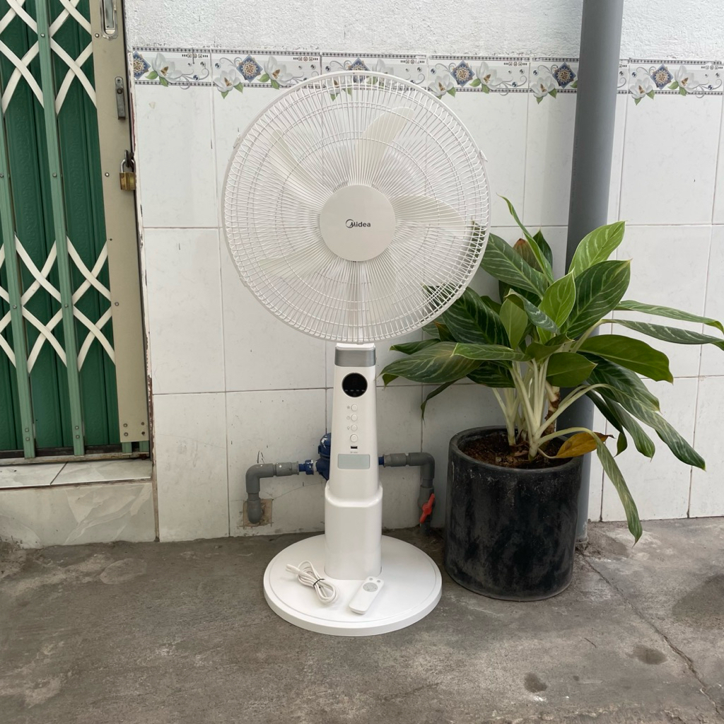 Quạt sạc điện Midea 5 cánh MFS180D0BPW 30W - Trưng bày như mới