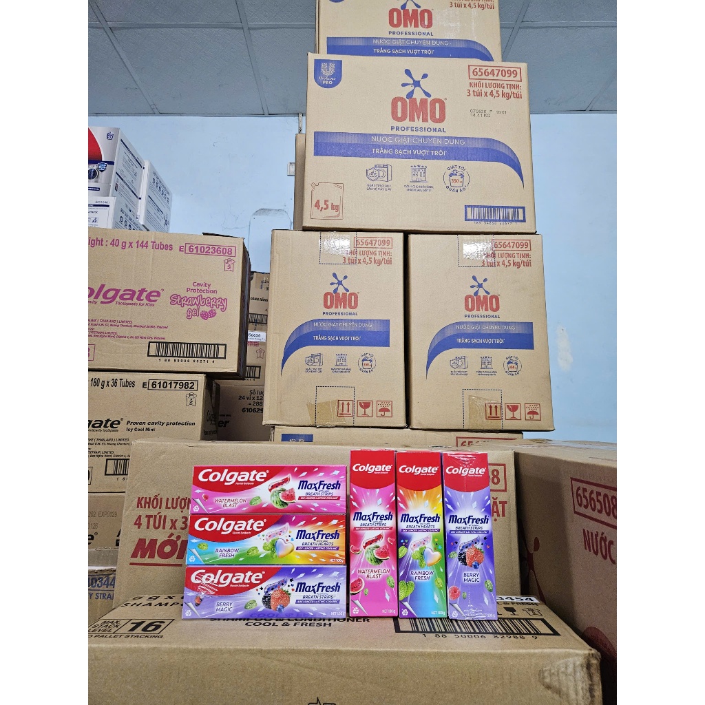 Kem đánh răng Colgate MaxFresh Hương nhiệt đới, tinh thể cầu vồng the mát 100g/ tuýp