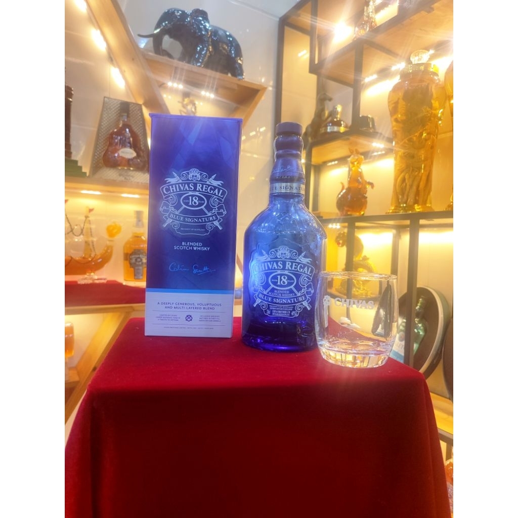Vỏ Chai CHIVAS18 BLUE Full Box+ Kèm cốc Chivas