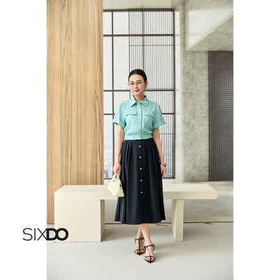 Chân váy xòe hàng cúc xếp ly SIXDO (Black Woven Flared Skirt)