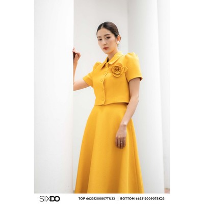Chân váy dáng xòe dài xếp ly trơn SIXDO (Yellow Raw Midi Skirt)