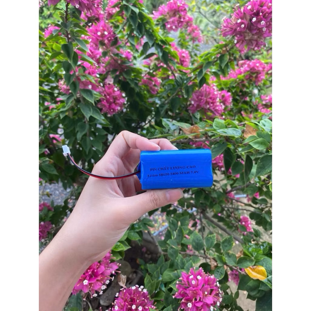 Pin chuyên dùng thay thế loa ws 898, trong loa 898 , chất lượng cao 7,4v,2400MAH