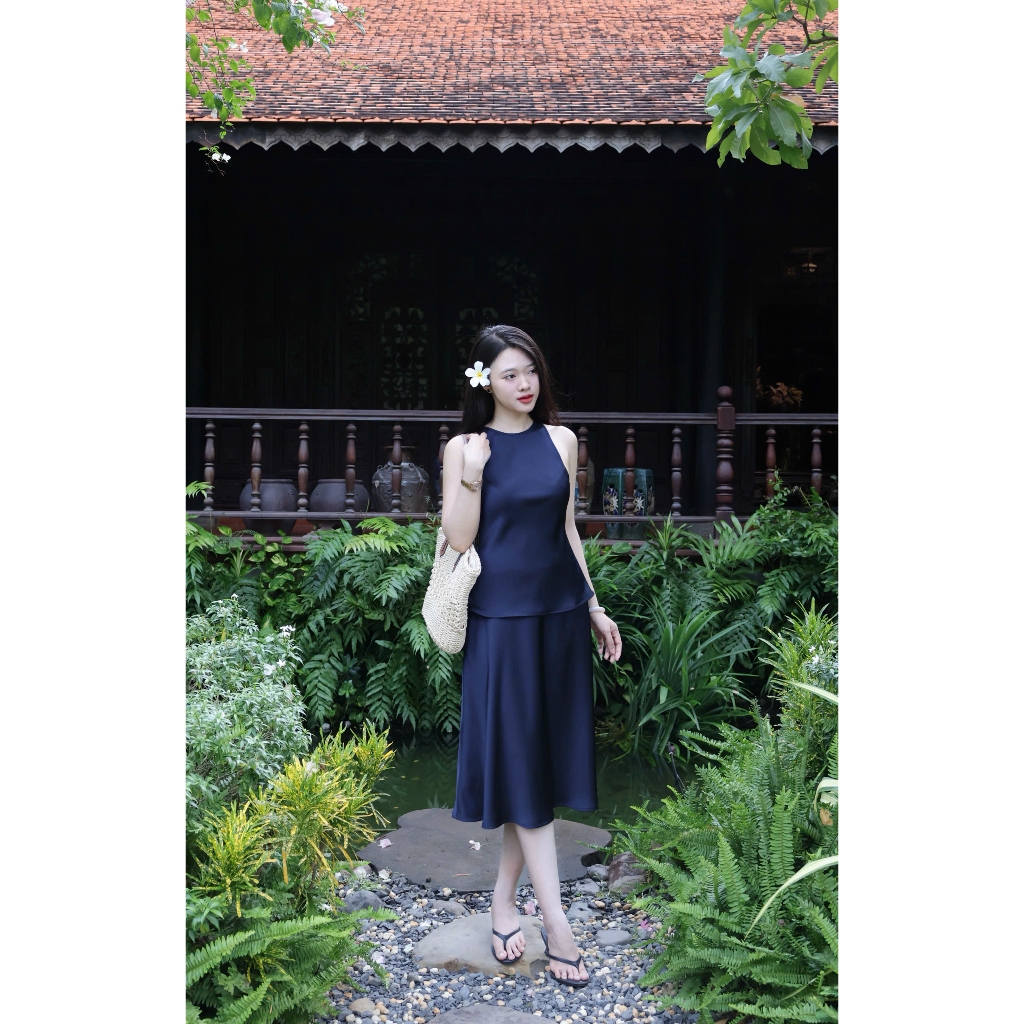 LYC FASHION - Áo Lụa Cổ Yếm Hàn Châu