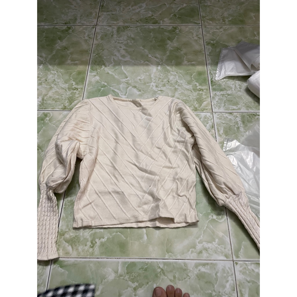 Combo 1 áo 1 quần bò tầm size s -M1