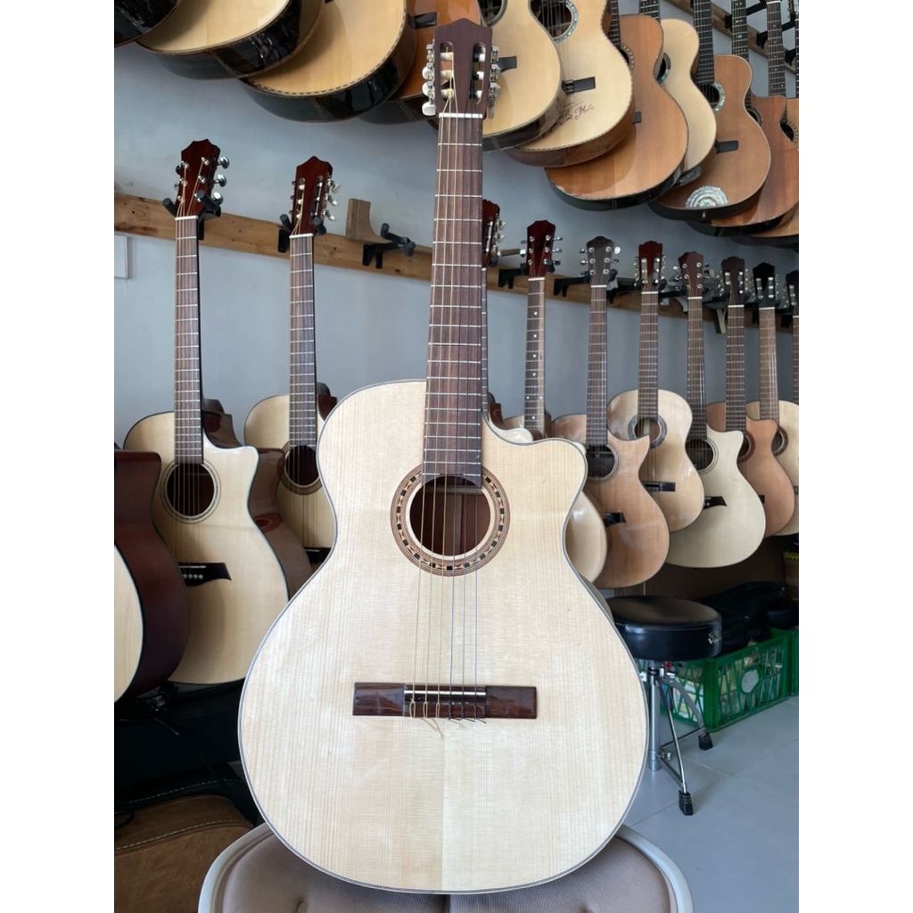 Guitar classic Fullsolid. Guitar classic dáng khuyết.