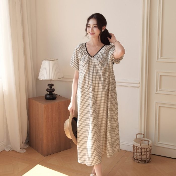 Váy Bầu DAMI DRESS L'amme - Chất Thô Kẻ Đen Trắng Mềm Mát, Dáng Suông Nhún Cổ V Che Dáng Tốt