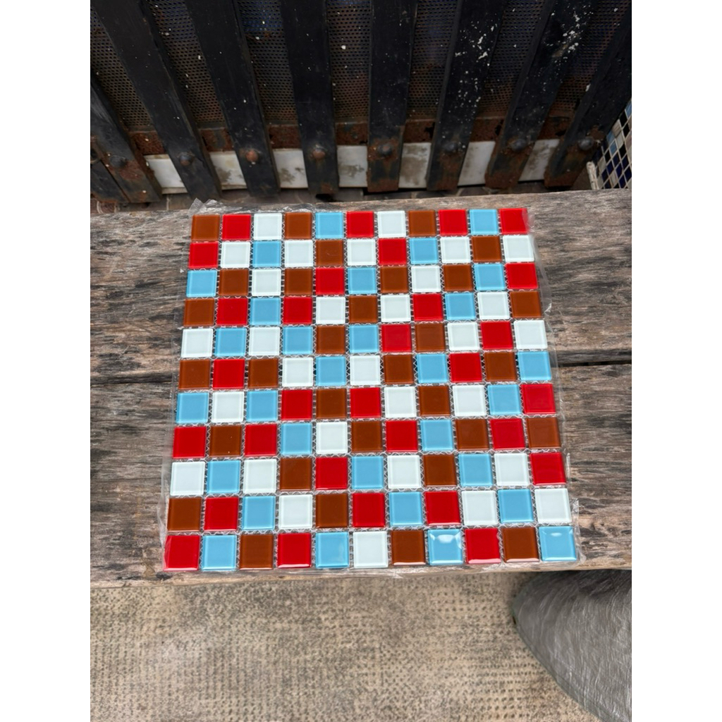 Gạch mosaic thuỷ tinh cao cấp. tấm dán thuỷ tinh mix màu