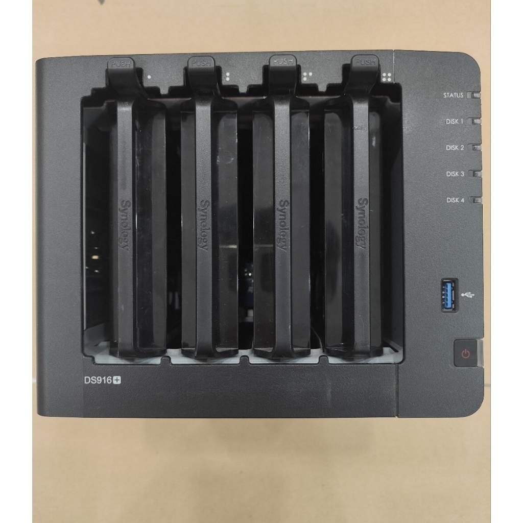 Thiết bị lưu trữ Synology - Hộp ổ cứng gắn ngoài kết nối LAN/USB DS916+ 8G Ram Phiên Bản 'Plus' Hiệu