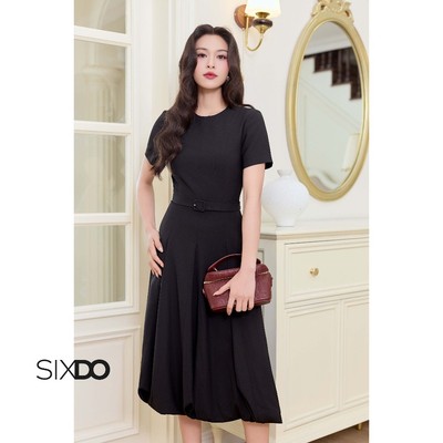 Đầm woven ngắn tay cổ tròn dáng xòe SIXDO (Black Woven Flared Dress)