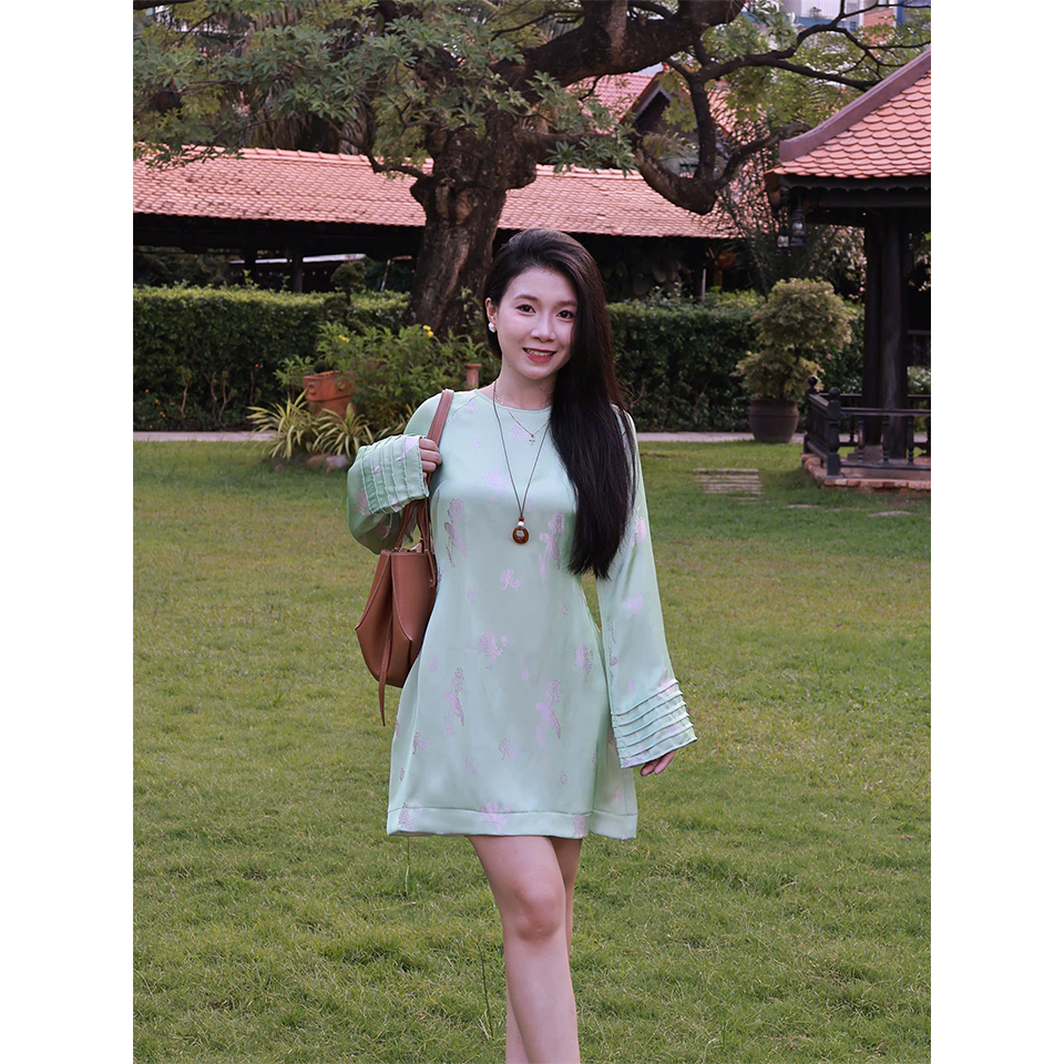 LYC FASHION - LIÊN HOA Đầm gấm form ngắn tay dài