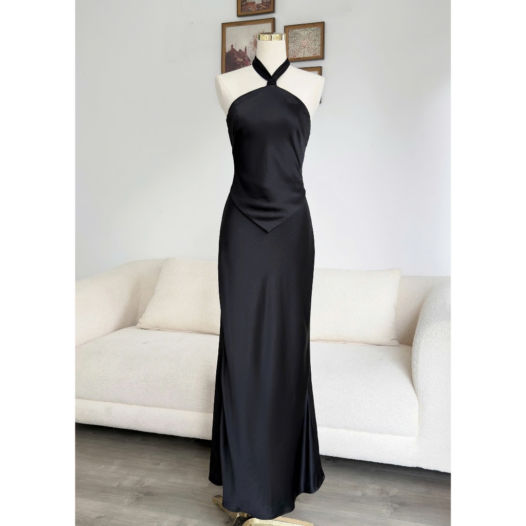 𝗖𝗹𝗼𝘁𝗵𝗲𝘀 𝗕𝗮𝗿 - Catherine Dress (Moonless Night) | Đầm midi lụa Hàn cổ yếm đen nữ tính