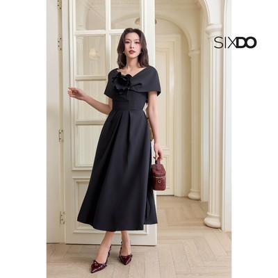Đầm dáng xòe dài vai choàng đính hoa SIXDO (Black Woven Flared Dress With Flower)