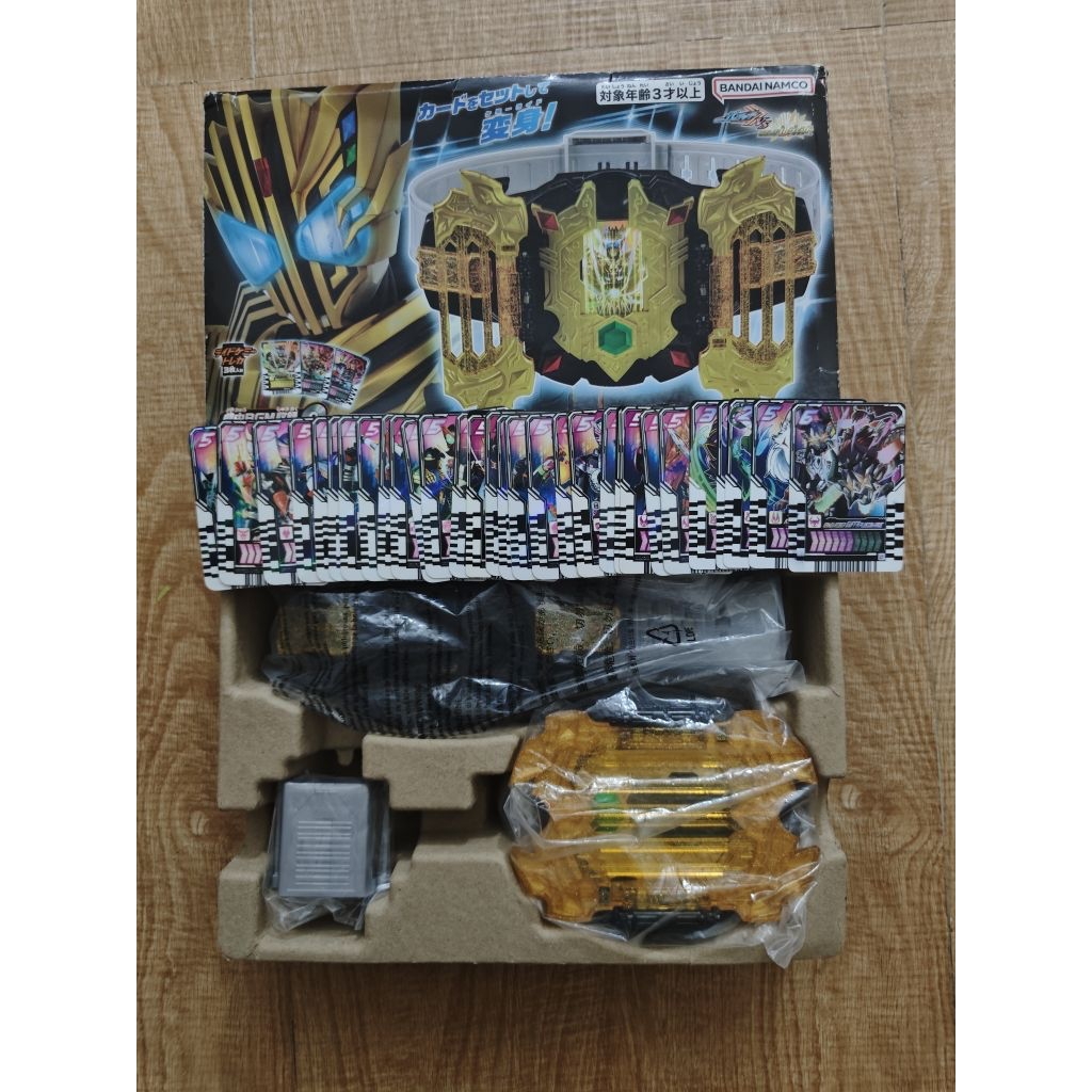[Chính Hãng Bandai] Dx Legend Driver Fullbox + 30 Card In Rider Từ Kuuga - Saber In 2 mặt phản quang