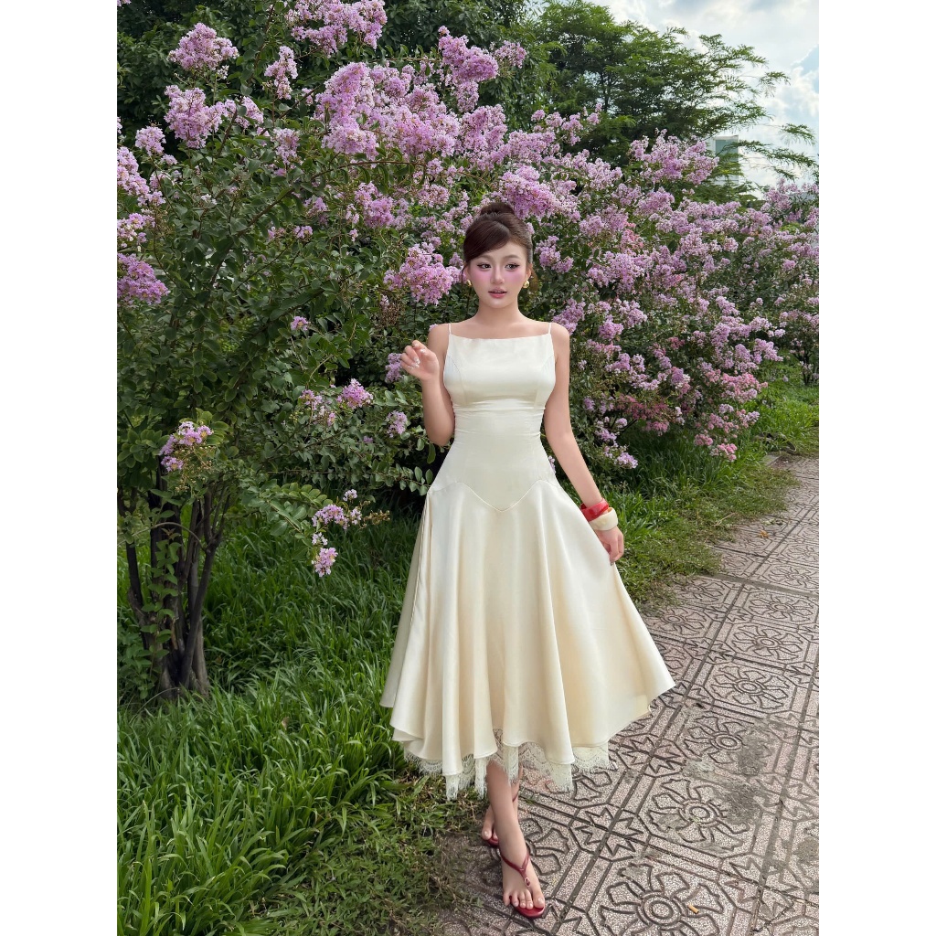 Đầm midi dáng dài EIRA BLANC -  vẻ đẹp tinh khôi | BigBuy360 - bigbuy360.vn