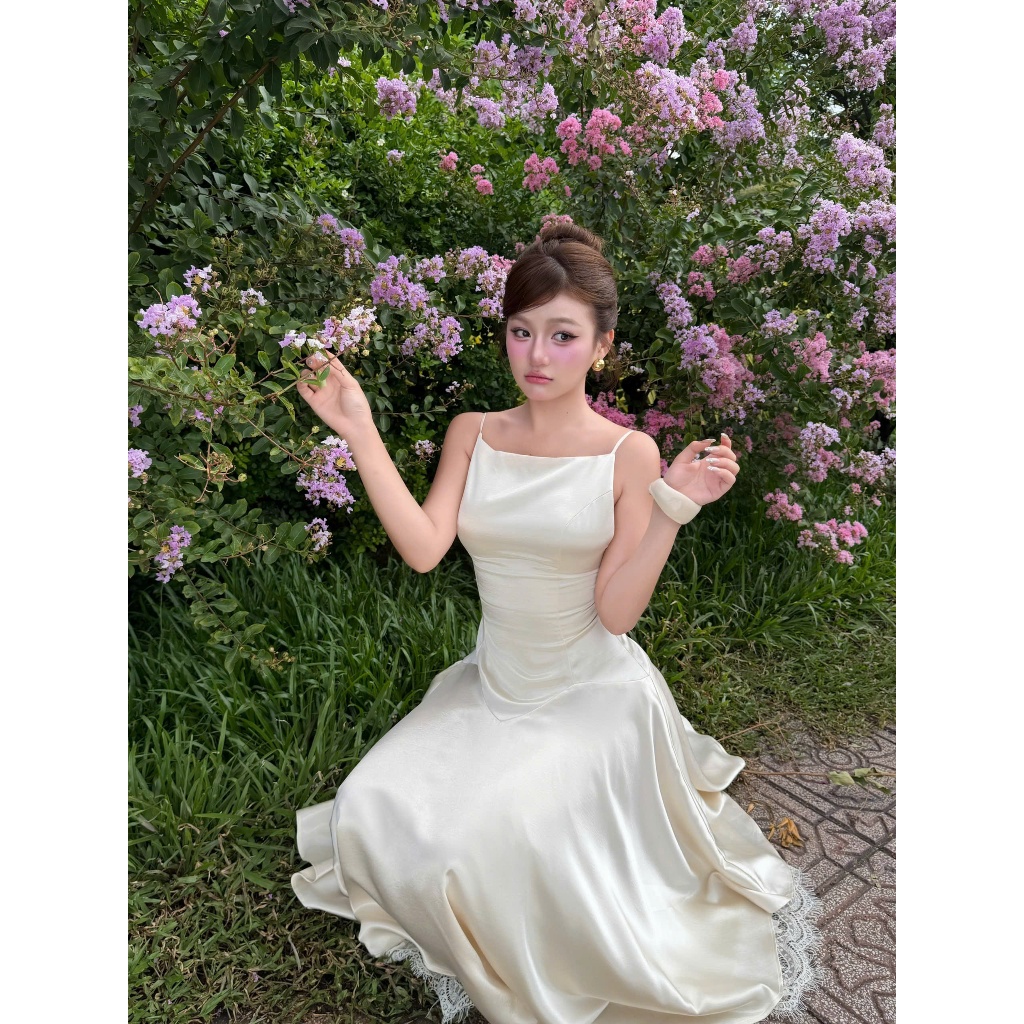 Đầm midi dáng dài EIRA BLANC -  vẻ đẹp tinh khôi | BigBuy360 - bigbuy360.vn