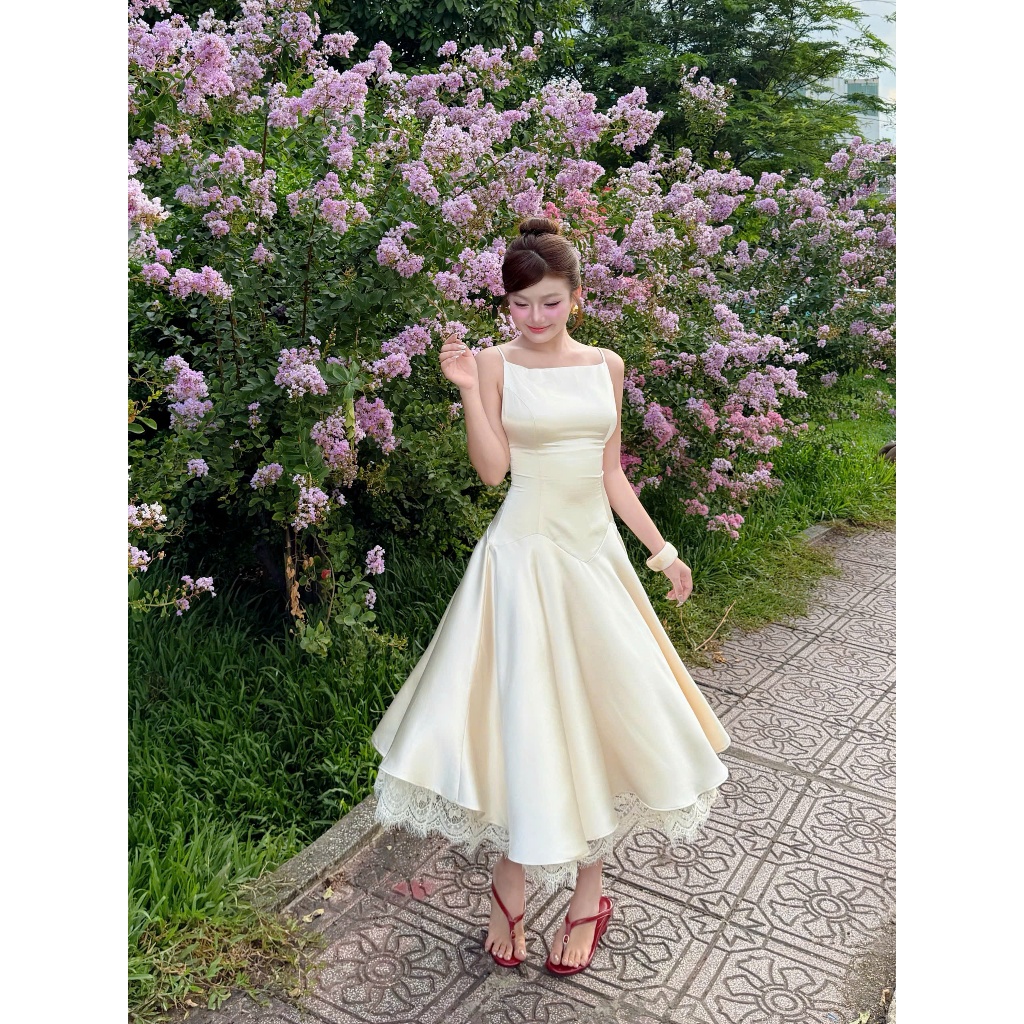 Đầm midi dáng dài EIRA BLANC -  vẻ đẹp tinh khôi | BigBuy360 - bigbuy360.vn