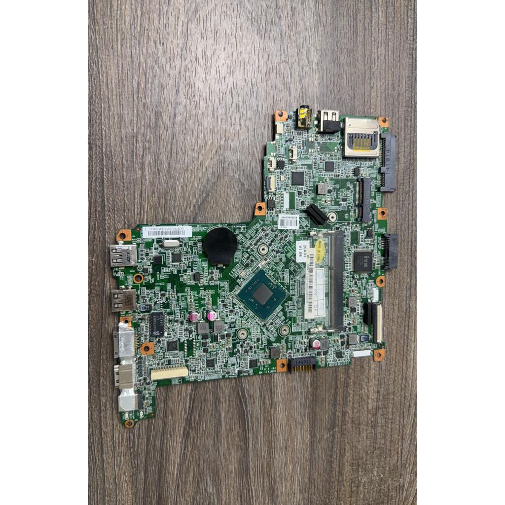 Main Acer One Z1401 - CPU Celeron N2840 (SR1YJ) - VGA Share