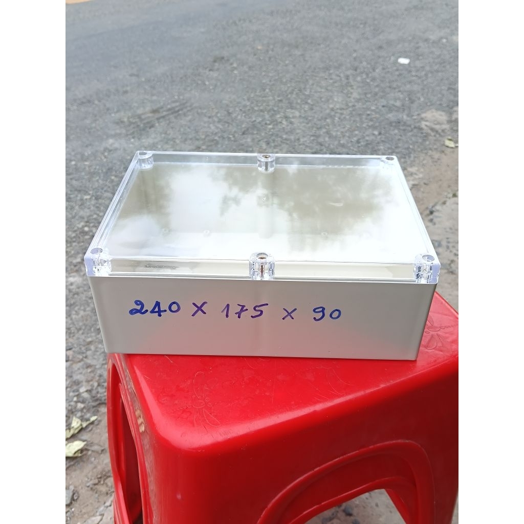 hộp nhựa abs 240*175*90 mm,chứa được 8 viên pin 33140,32140.. làm bình Pìn 30 A 4s