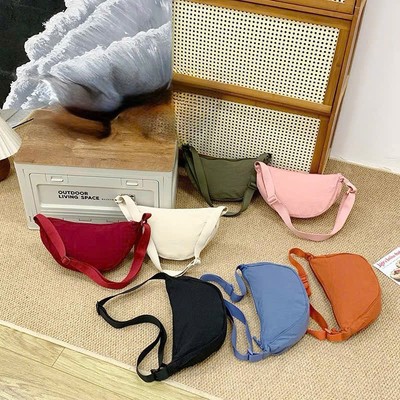 Túi đeo chéo thời trang nam nữ vải dù chống thấm nhẹ HARAS 374