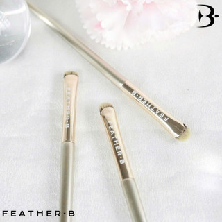 Cọ kẻ mí dưới - mí mắt Feather B 302