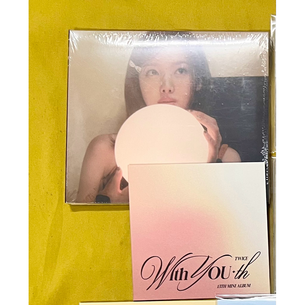 Digipack nguyên seal kèm set pre chính hãng thành viên Nayeon Twice