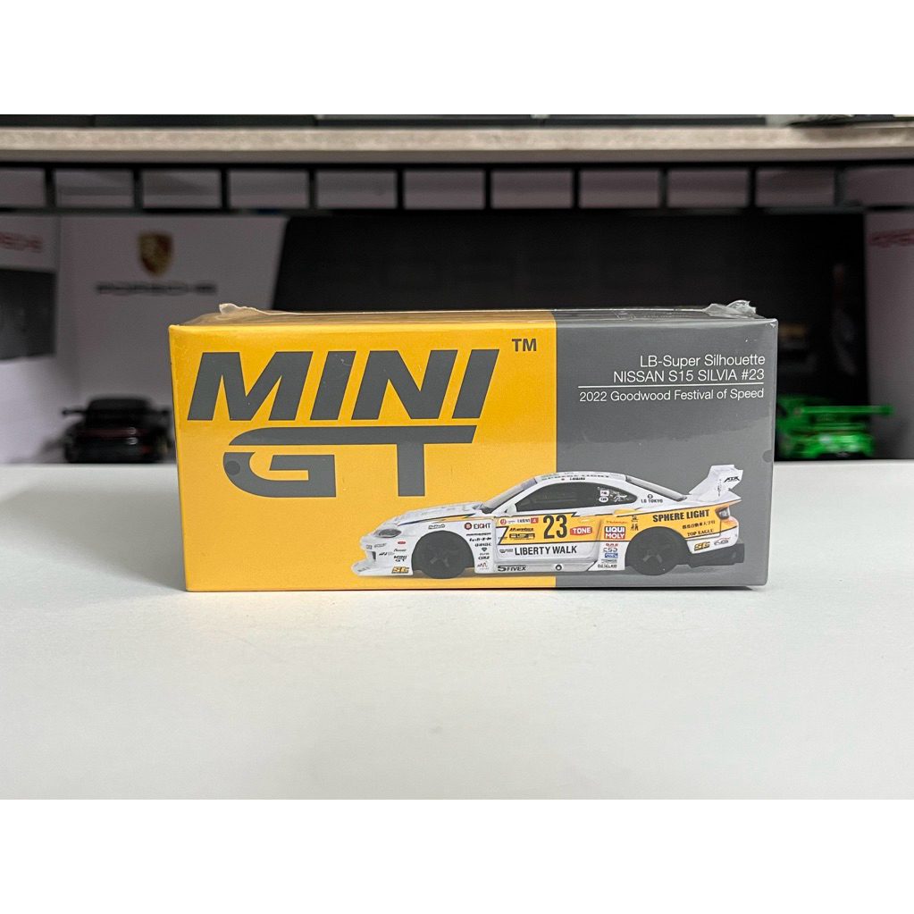 Xe mô hình Mini GT 618 Nissan S15 Silvia LBWK NEWSEAL