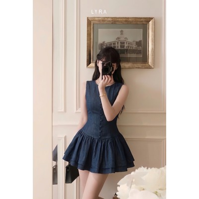 LYRA - Váy Ngắn Denim Xanh Đính Nút Trước Thiết Kế Chiết Eo Dáng Xòe Tiểu Thư Thanh Lịch Sang Chảnh VSYVD0272
