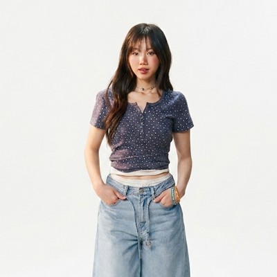 Áo Thun WHO.A.U Eyelet Henrey Neck T-Shirt_WHRAG2532F
