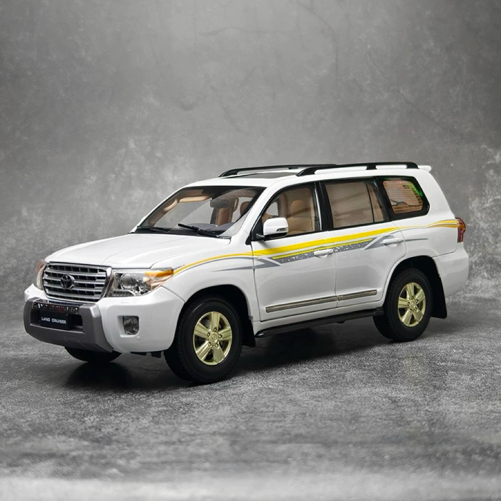 Mô Hình Xe Toyota Land Cruiser LC200 Diecast Tỉ Lệ 1:18 Cao Cấp – Trang Trí & Sưu Tầm