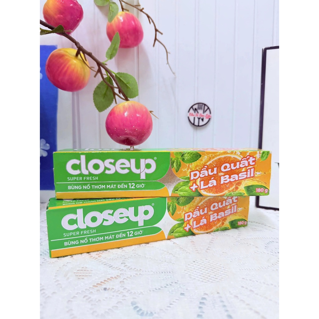 Kem đánh răng Closup dầu quất và lá Ba silk Hộp 180g