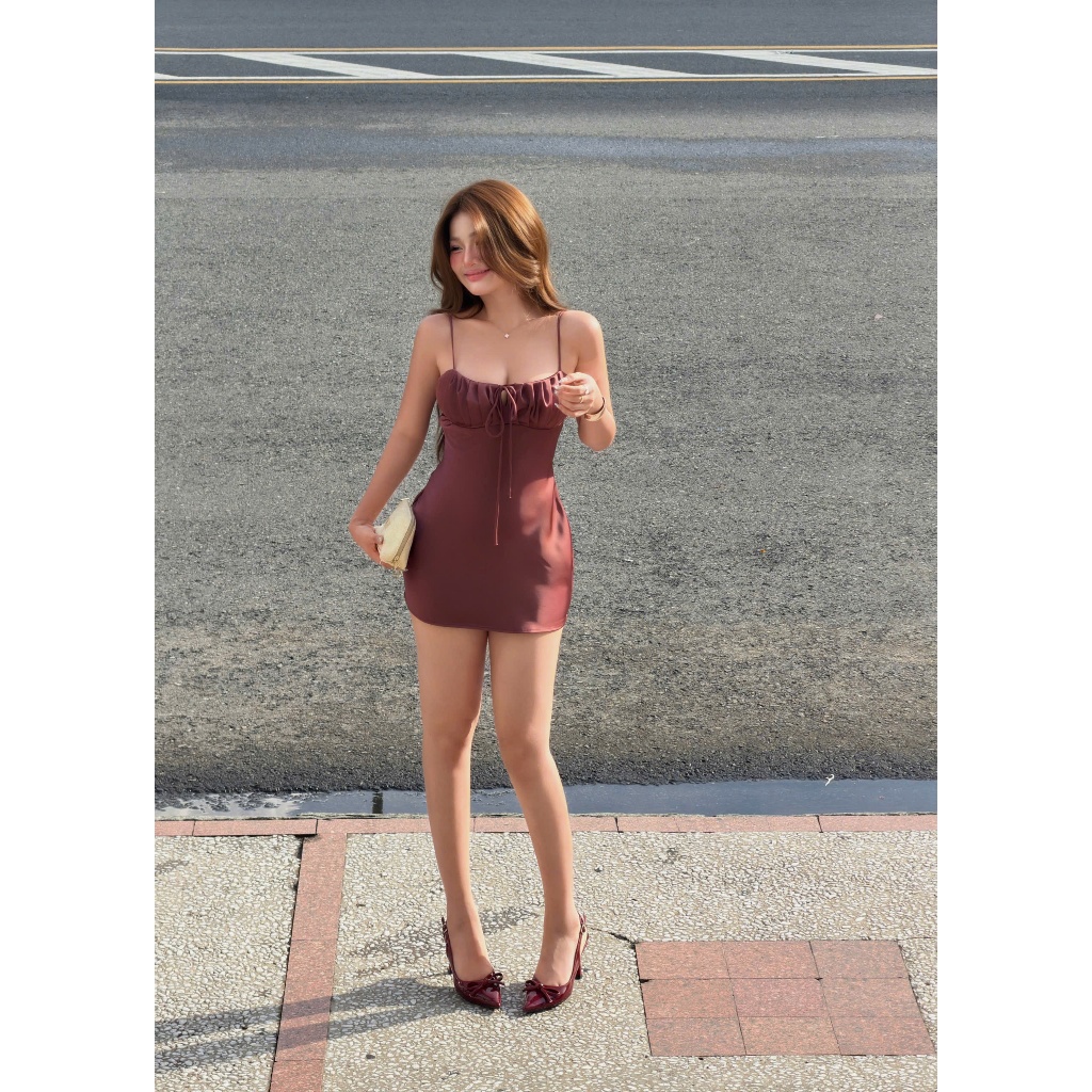 Đầm lụa 2 dây ÉLAN DRESS thiết kế quý phái tối giản | BigBuy360 - bigbuy360.vn