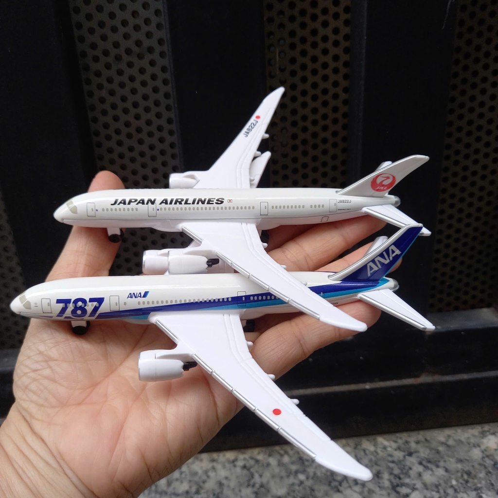 Mô hình máy bay chở khách tomica không hộp Boeing 787