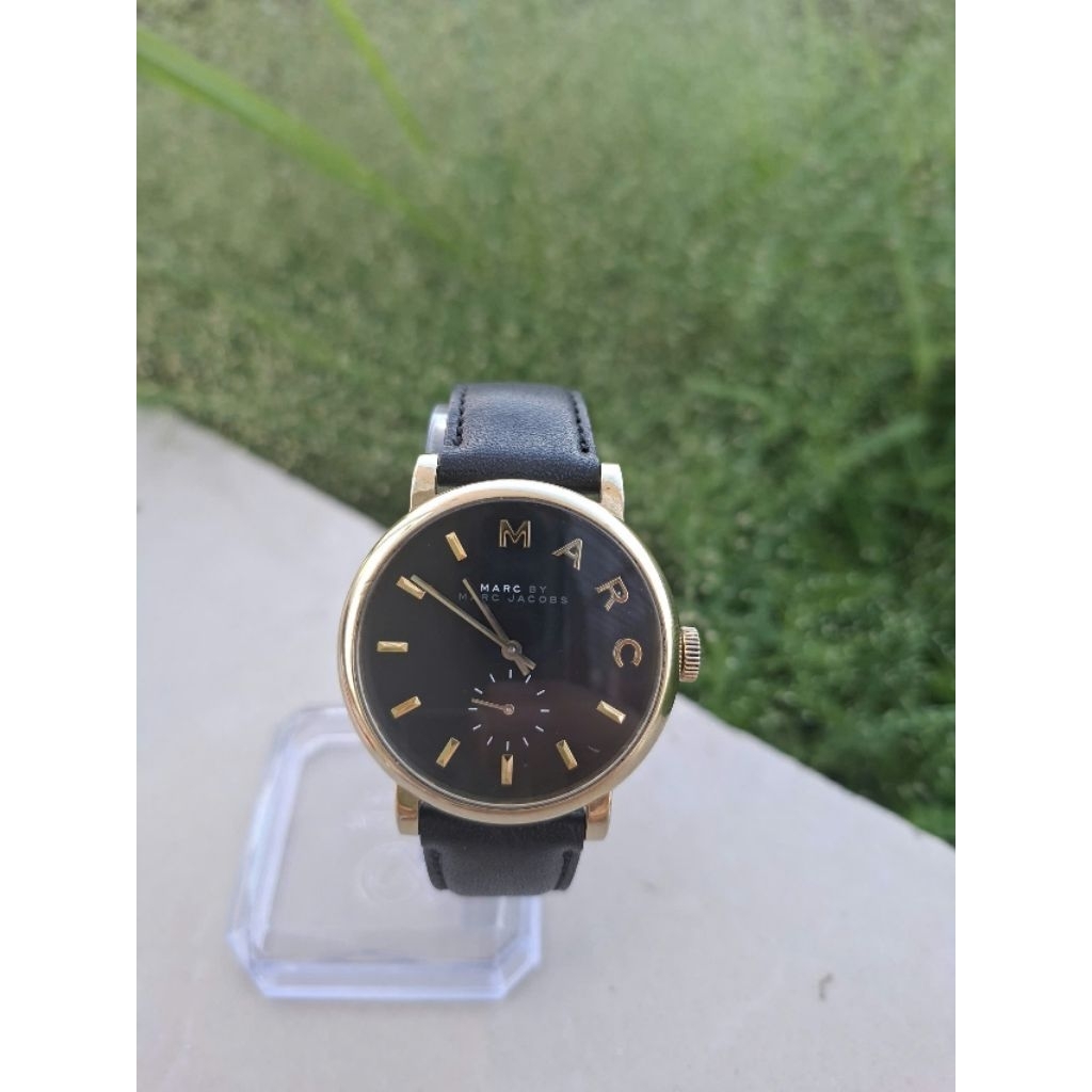 Đồng hồ Nam thương hiệu Marc Jacob Máy Nhật, size mặt 37-39, dây da bản 18 đen, vỏ thép bọc vàng, ch