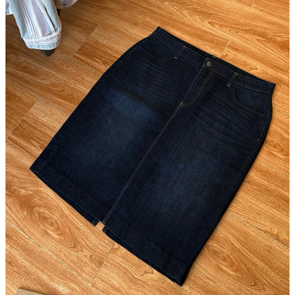 Thanh lý chân váy jean Uniqlo Auth siêu mới