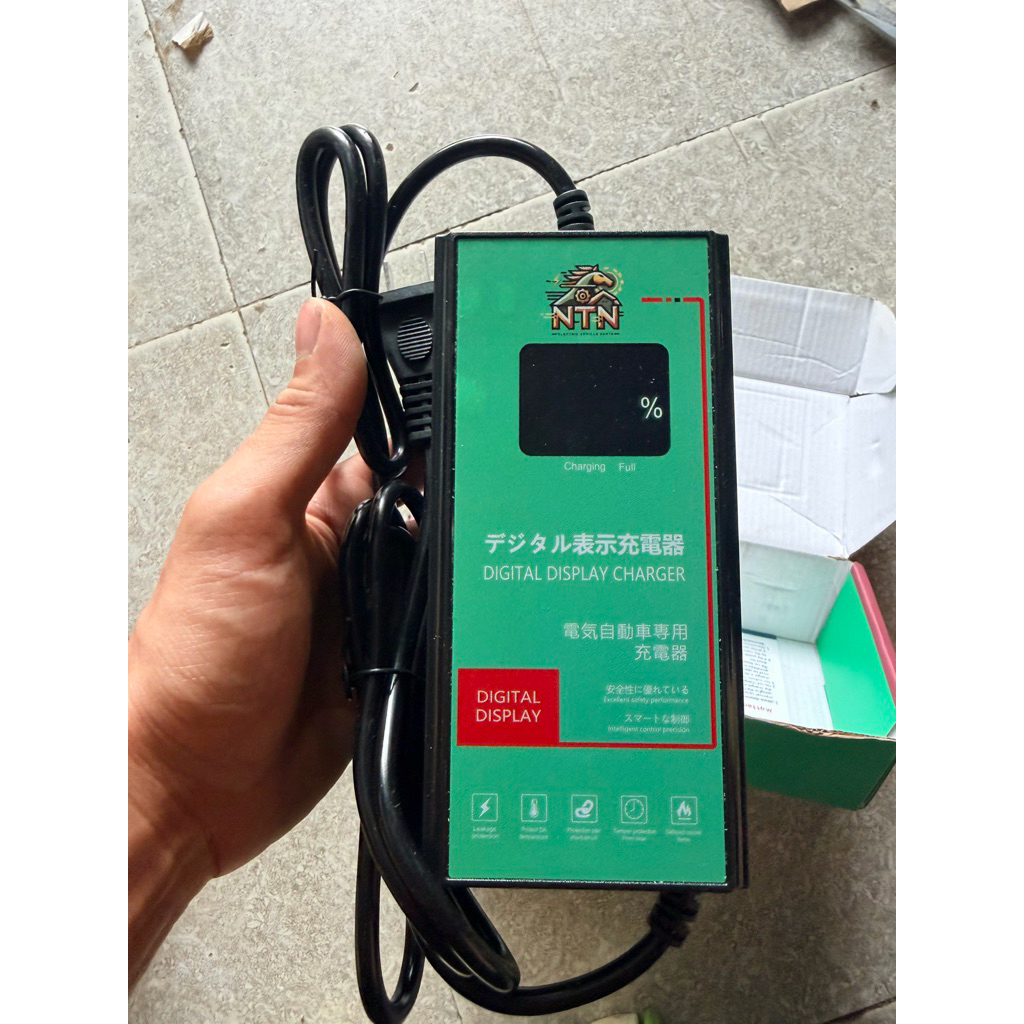 sạc 72v12Ah cho 6 bình nhỏ báo % pin