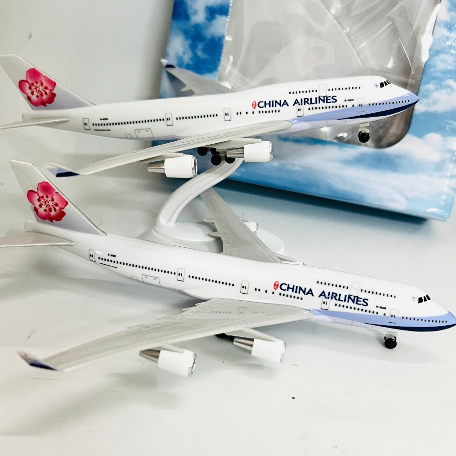 Máy Bay Boeing B747 CHINA AIRLINES Hãng Hàng Không (Đài Loan) Tỉ Lệ 1:400 + Đế Trưng Bày