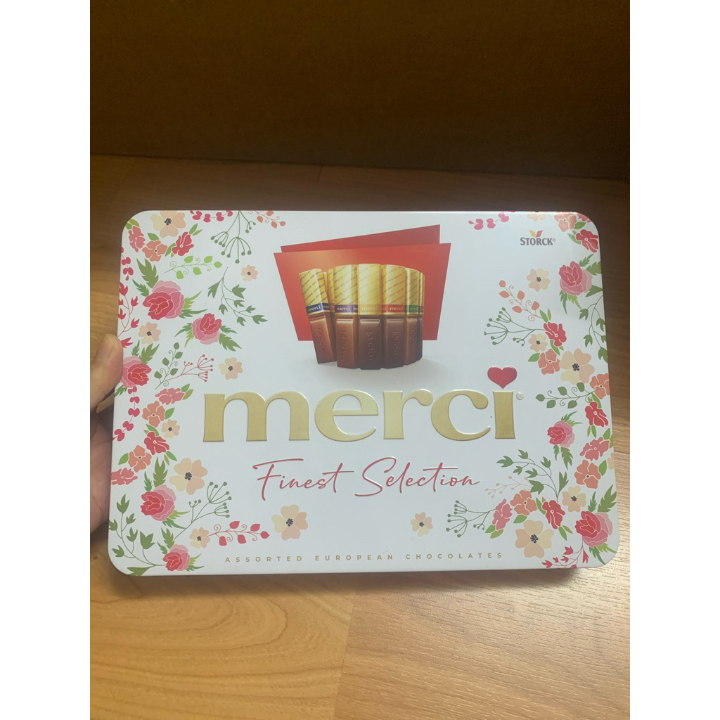 Hộp quà sô-cô-la hỗn hợp Merci Finest Selection 250gr