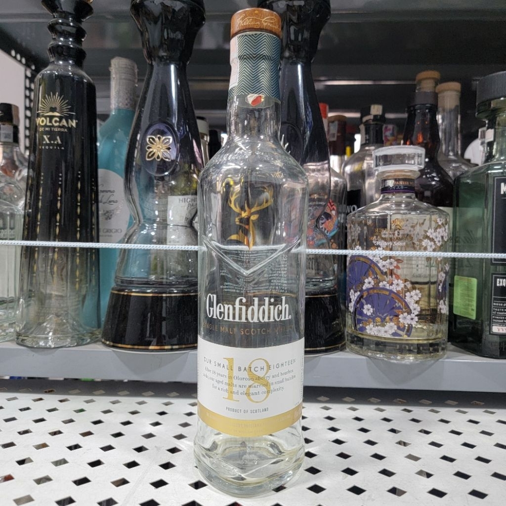 vỏ chai glenfiddich 18 xuất xứ Scotland