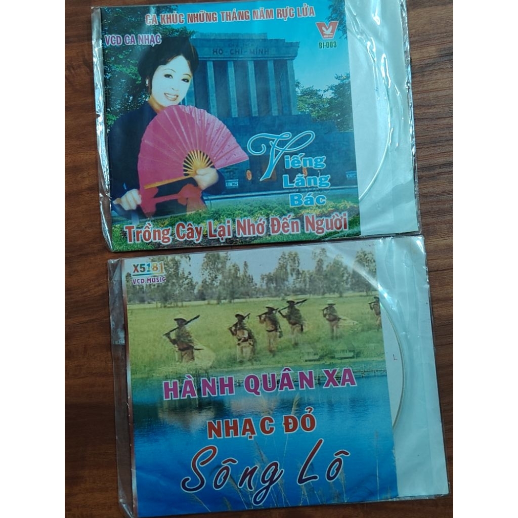 Combo 2 VCD nhạc về những năm tháng rực lửa