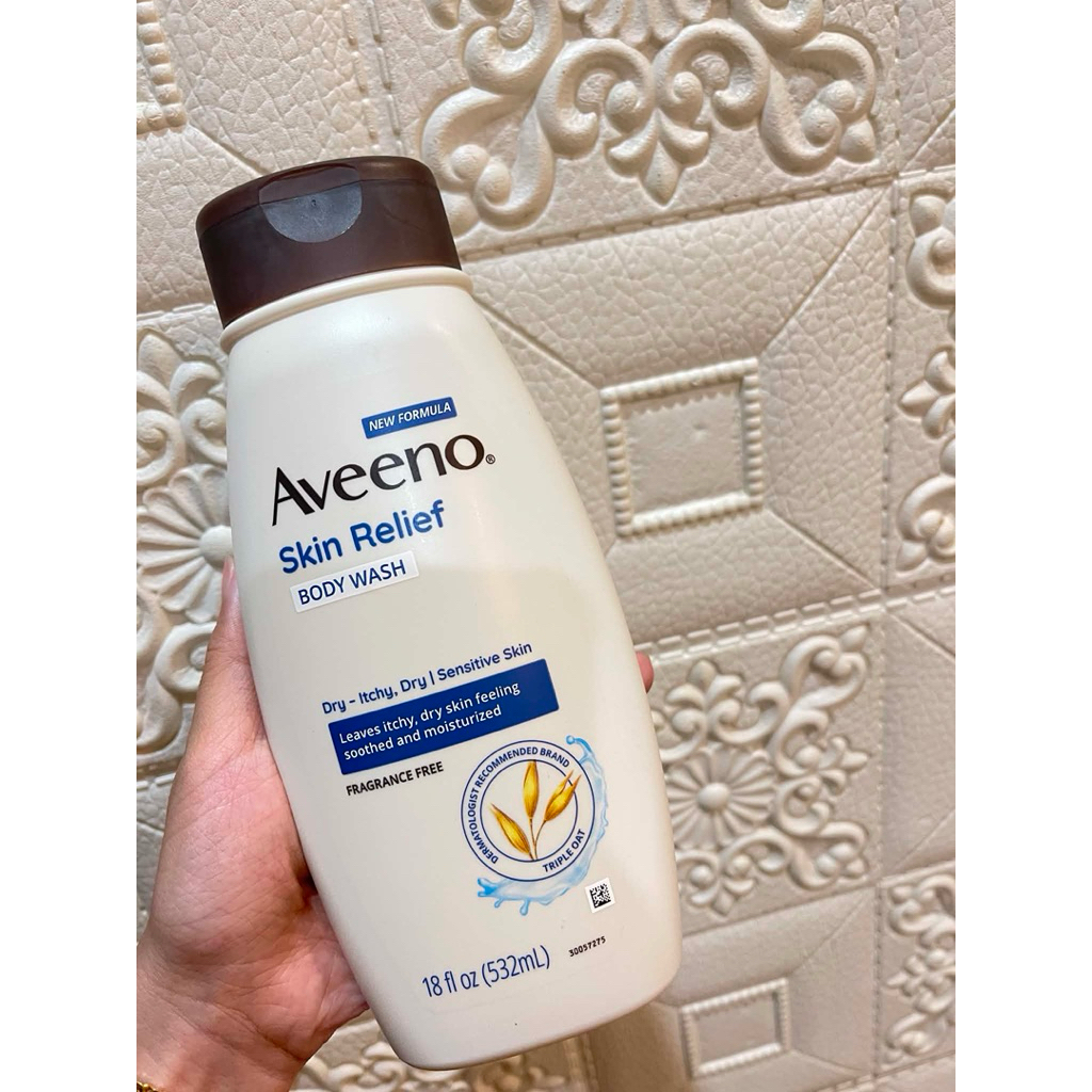 Sữa tắm Aveeno Stress Relief với tinh dầu yến mạch, oải hương, cúc La Mã và ngọc lan tây làm dịu da 