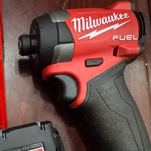 Máy vít Milwaukee 2953/FID3 lướt ( thân máy )