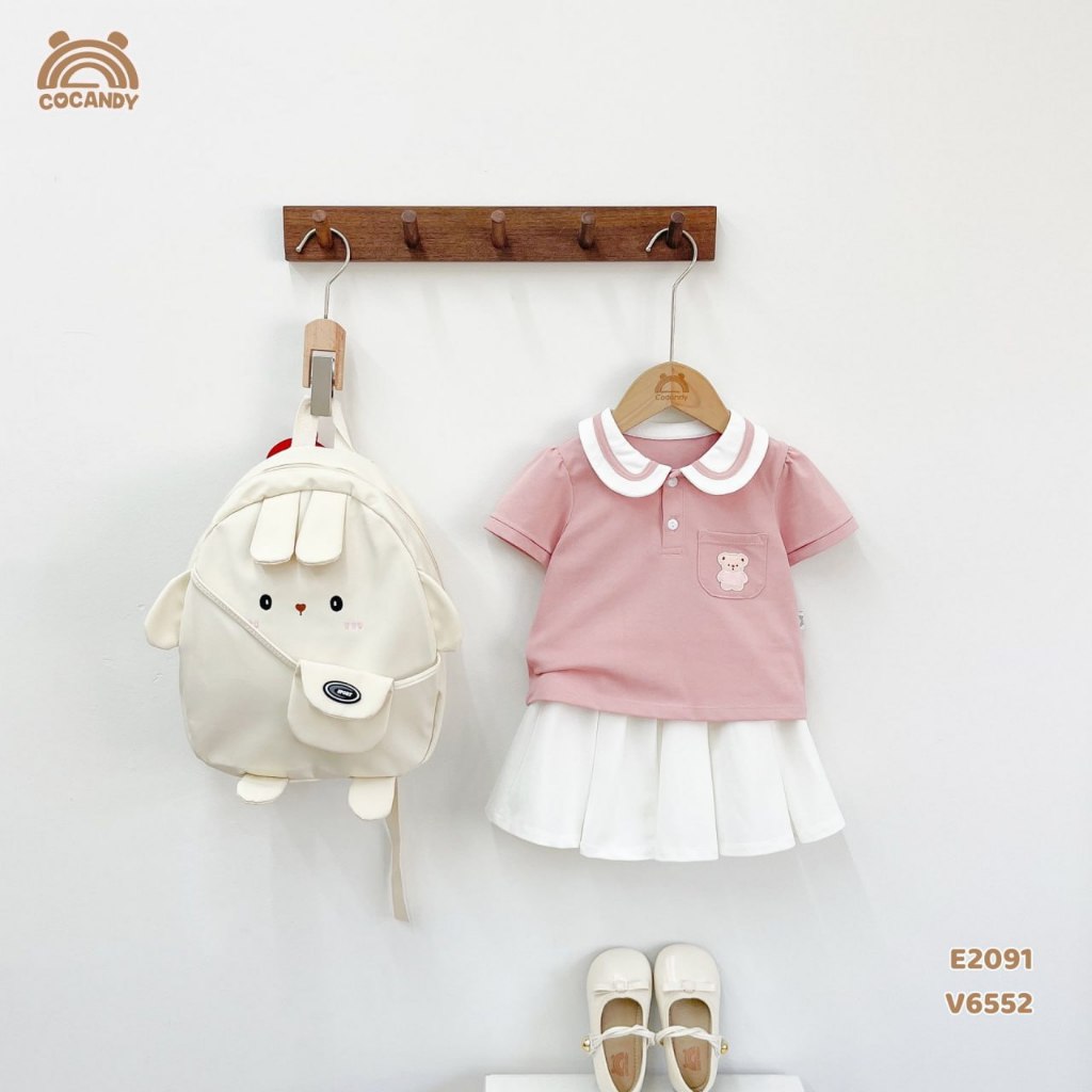 Set Đi Học Bé Gái COCANDY -Áo cộc polo HỒNG túi tag gấu Chân váy cộc TRẮNG xếp ly A8051 E2091 V6552 