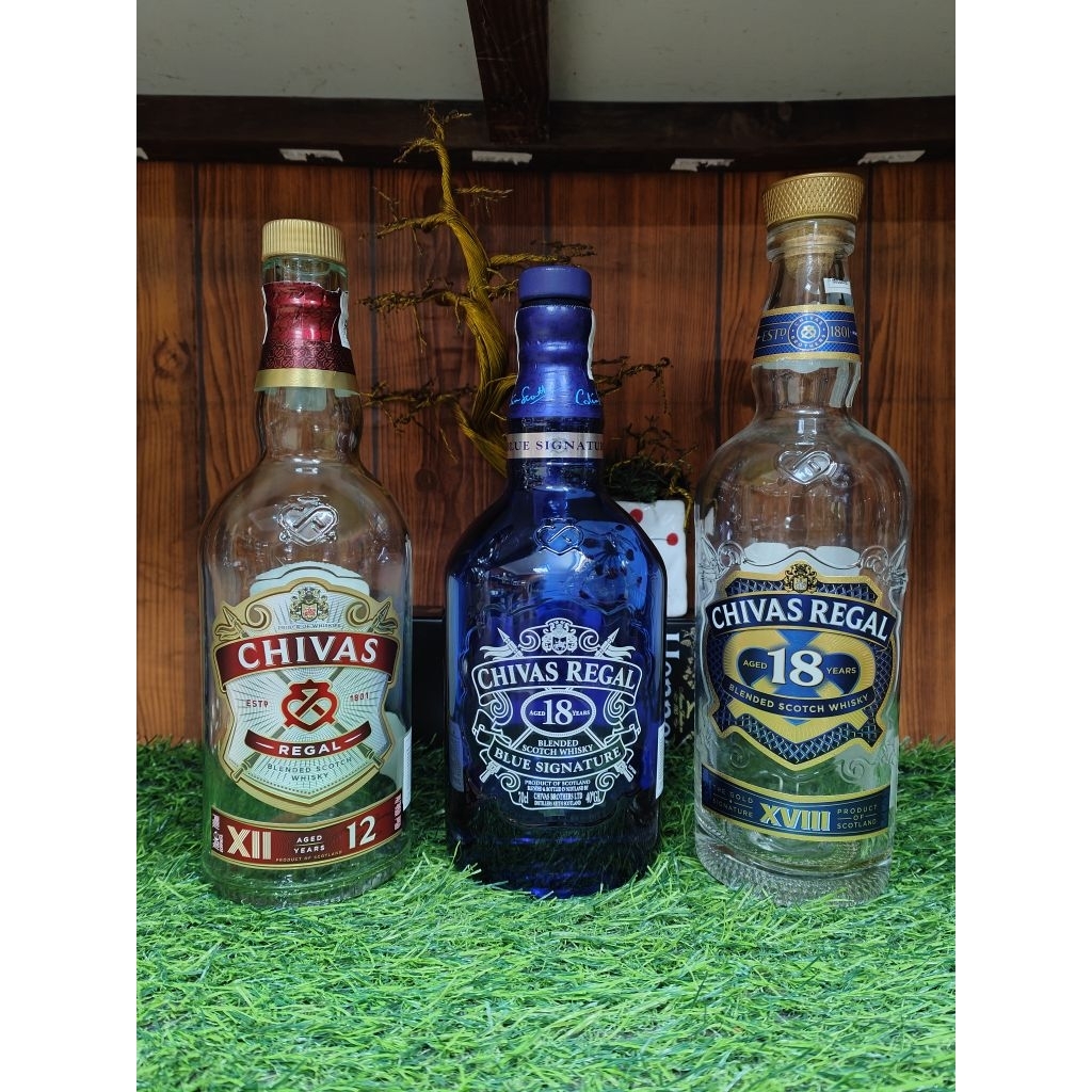 Combo 3 vỏ chai rượu ngoại Chivas 12 năm, 18 Gold, 18 Blue chính hãng decor tủ kệ (chai rỗng)