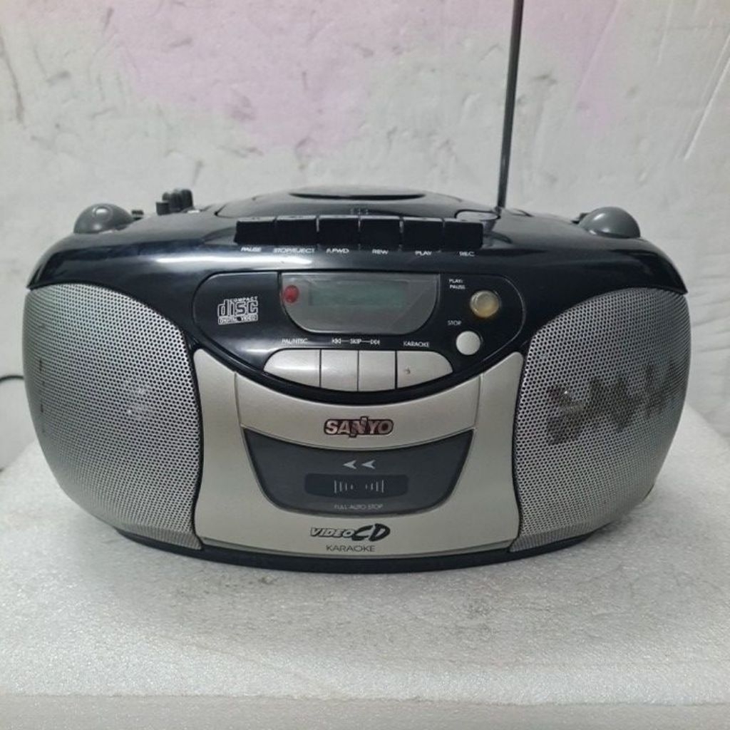 CD/VCD CASSETTE RADIO SANYO MODEL :MCD-V68M HOẠT ĐỘNG TỐT CD, CASSETTE, RADIO, đã qua sừ dụng