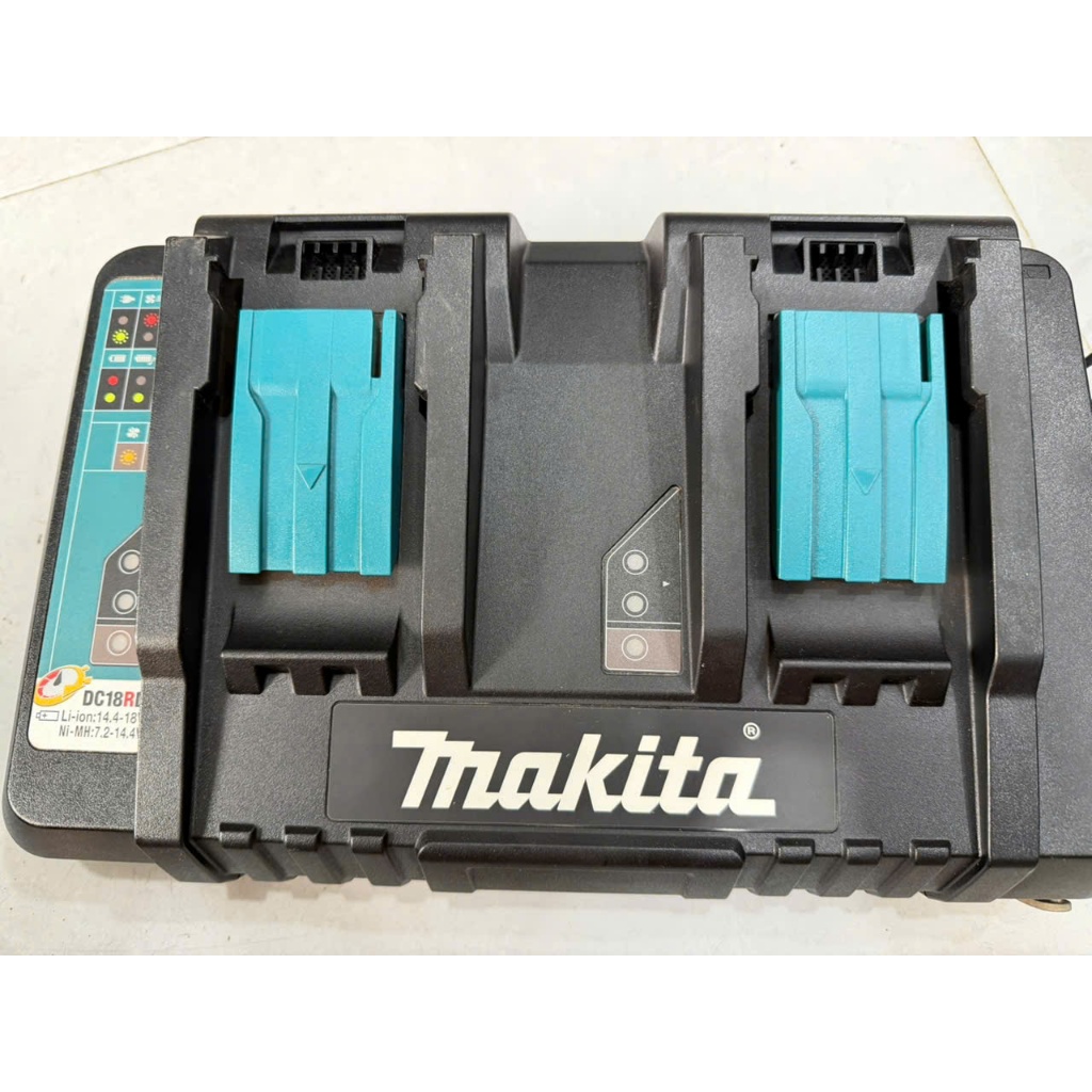 Sac makita DC18RD nhanh new 18v