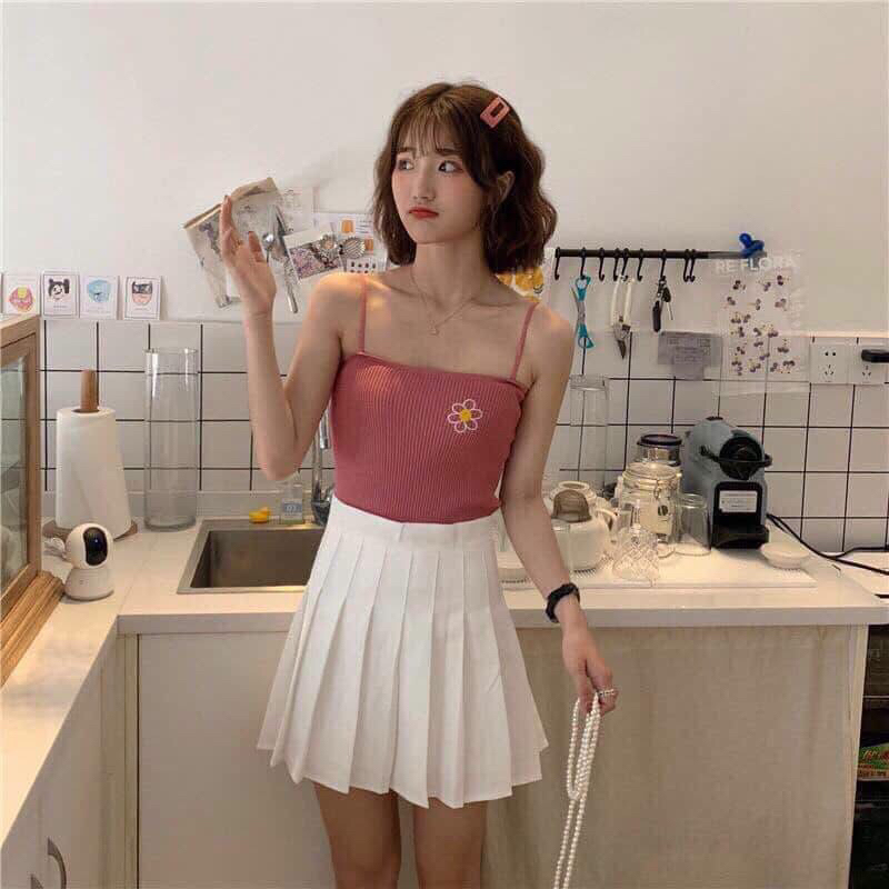 S226 Áo len croptop 2 dây thêu hoa