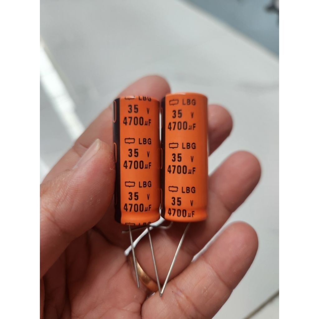 Combo 5 con tụ 35V 4700uf mới