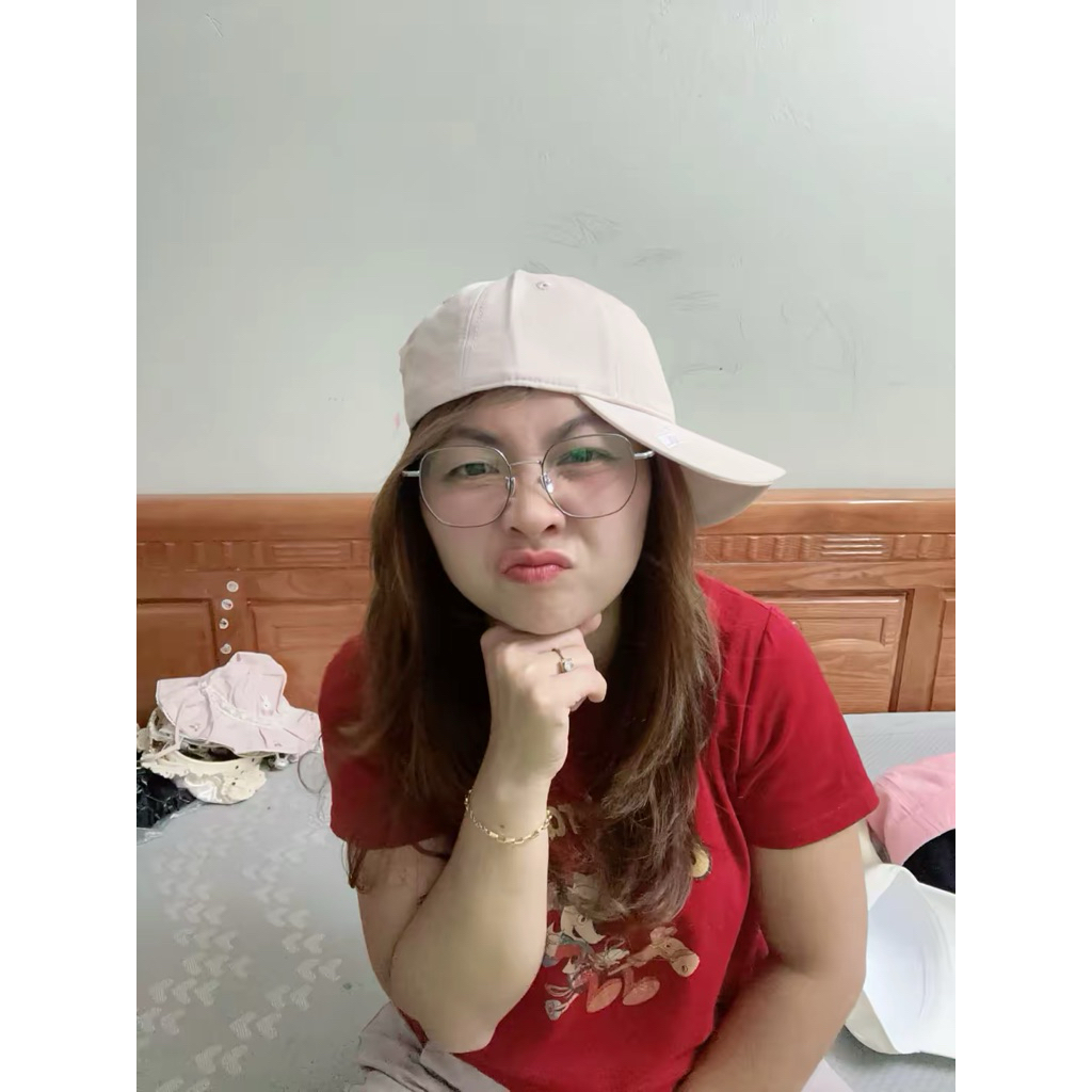 mũ lưỡi chai alo alo