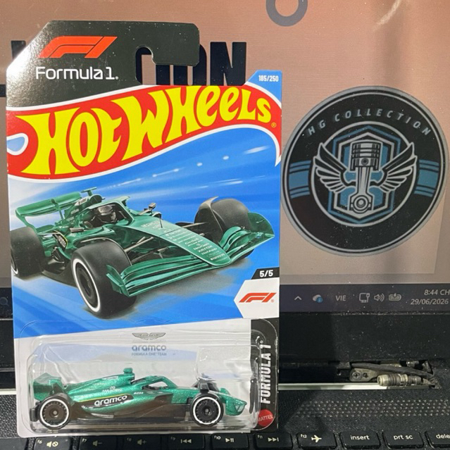 xe đồ chơi mô hình Hotwheels basic 2026 case K : Aston Martin Aramco Formula One Team/ Equipe F1