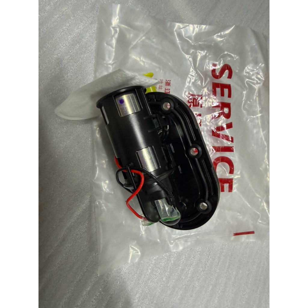 Benelli BN 302 - Xe Naked Bike 300cc, 4 kỳ, 8 van, màu Đen/Vàng/Trắng/Đỏ